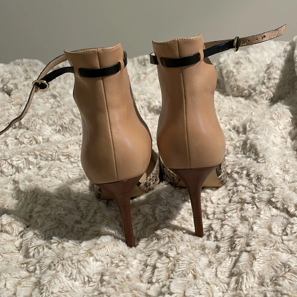 Tan/python heels - Picture 4 of 4
